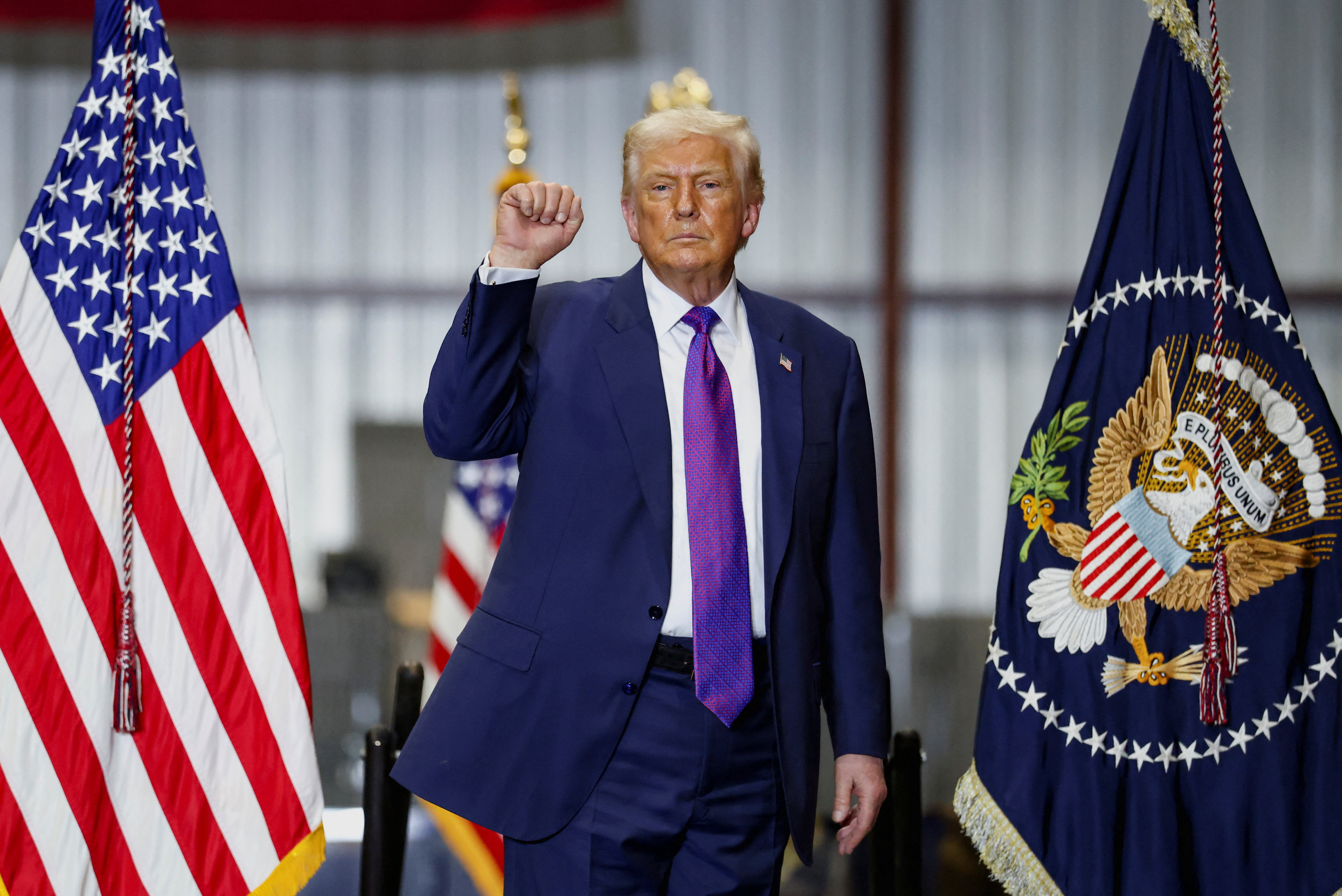 ফ্লোরিডার পাম বিচ বিমানবন্দরের নাম বদলে ‘ট্রাম্প বিমানবন্দর’ 