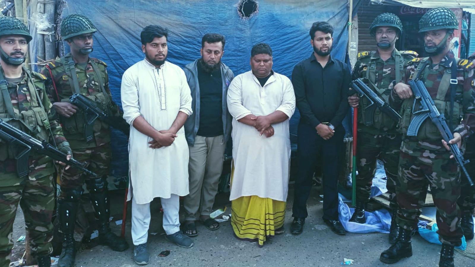 ভোটে অনিয়মের অভিযোগে ১৭ জেলায় আটক ৩৫