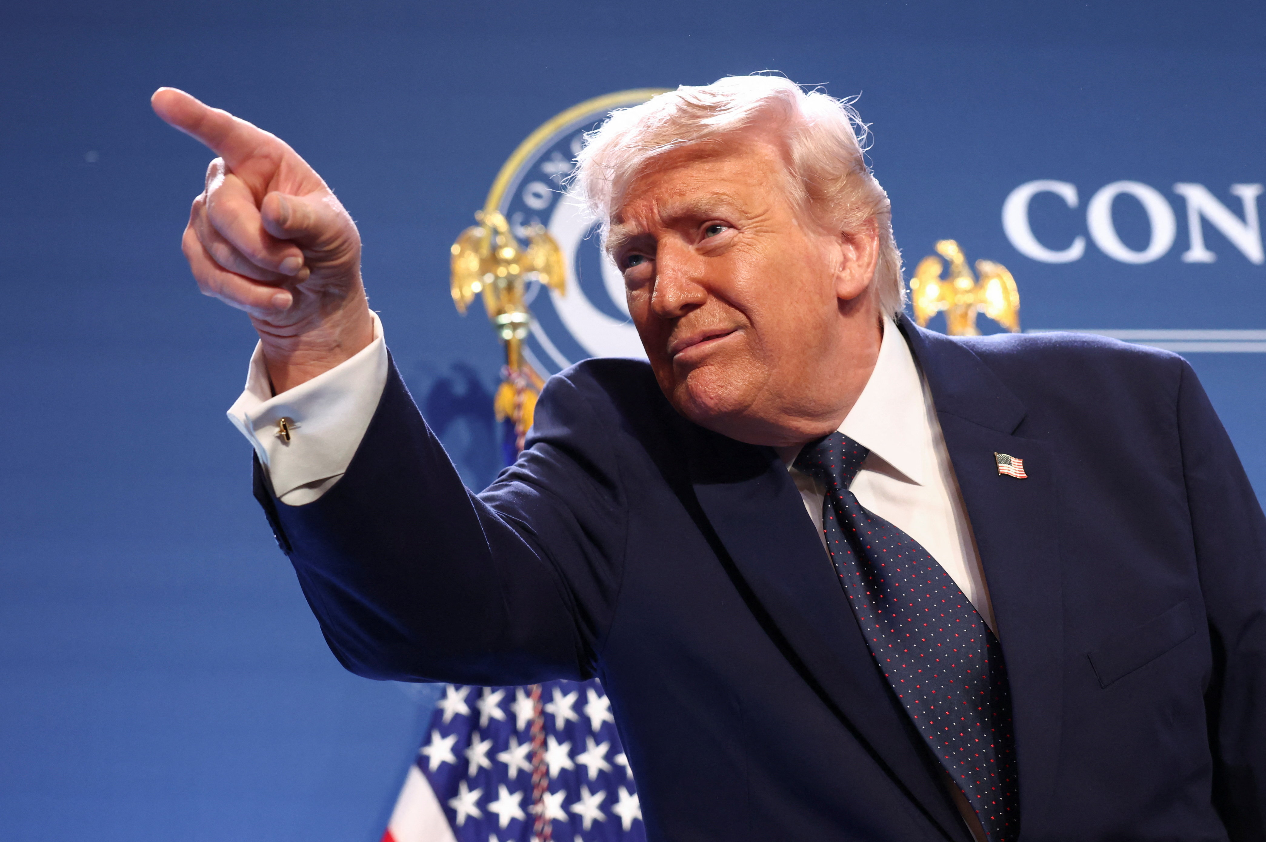 পরাজয় মেনে না নিলে ইরানের ওপর নরক নেমে আসবে: ট্রাম্প