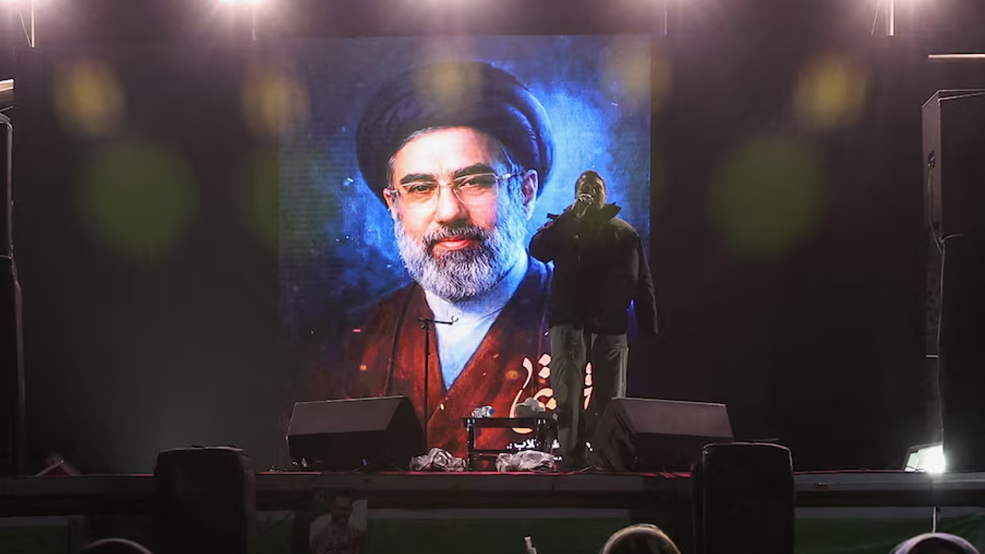 আড়াল থেকে সর্বোচ্চ নেতা, কে এই মোজতবা খামেনি