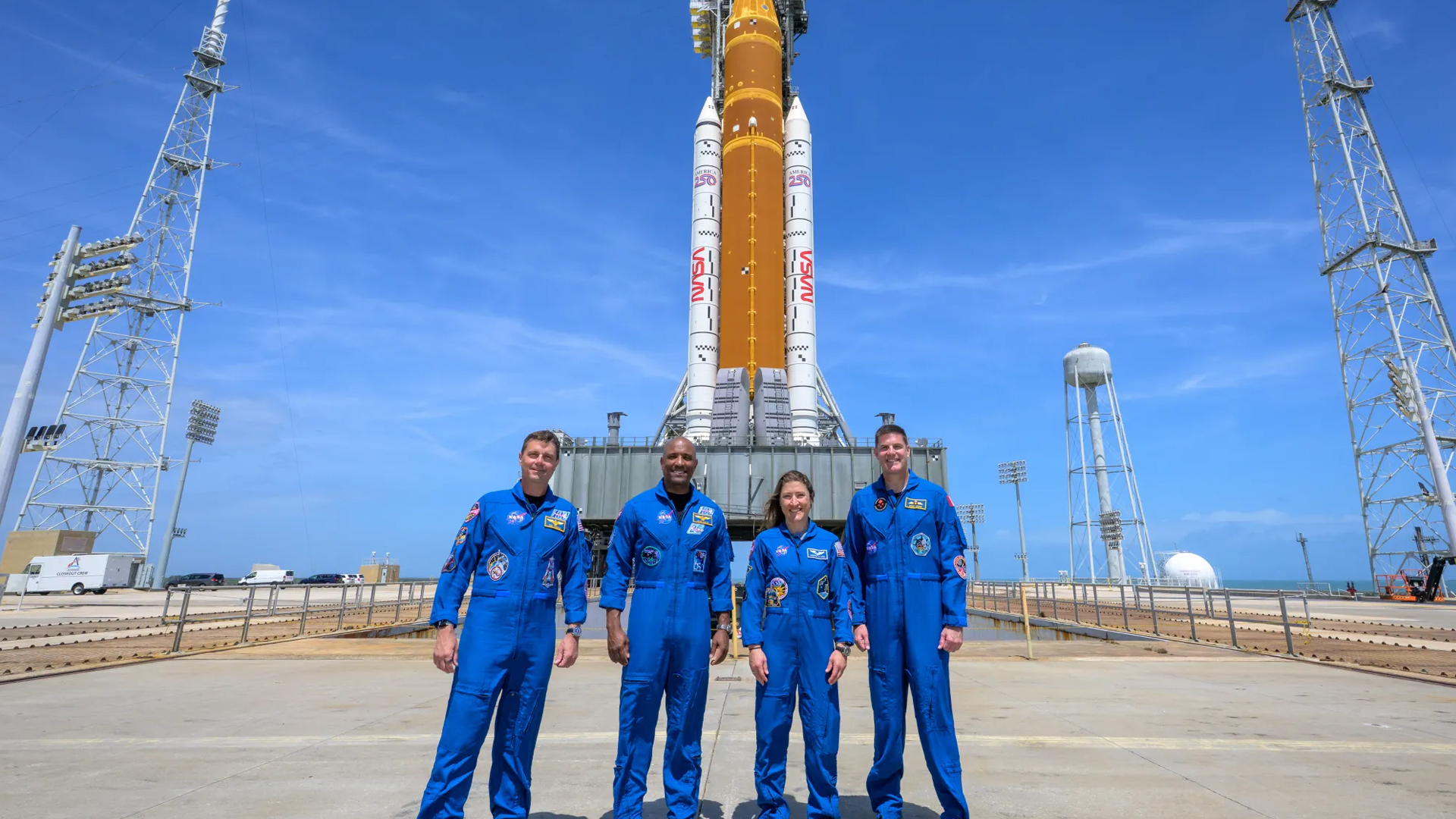 মহাকাশে যা খাবেন চন্দ্রাভিযানের ৪ নভোচারী