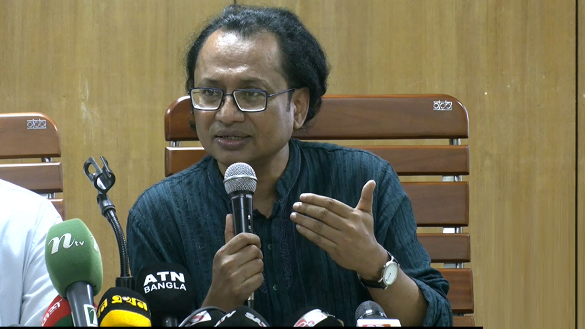 সরকার লোন নিলে জনগণের কল্যাণেই নেবে, এই টাকা চুরি হবে না: জাহেদ উর রহমান