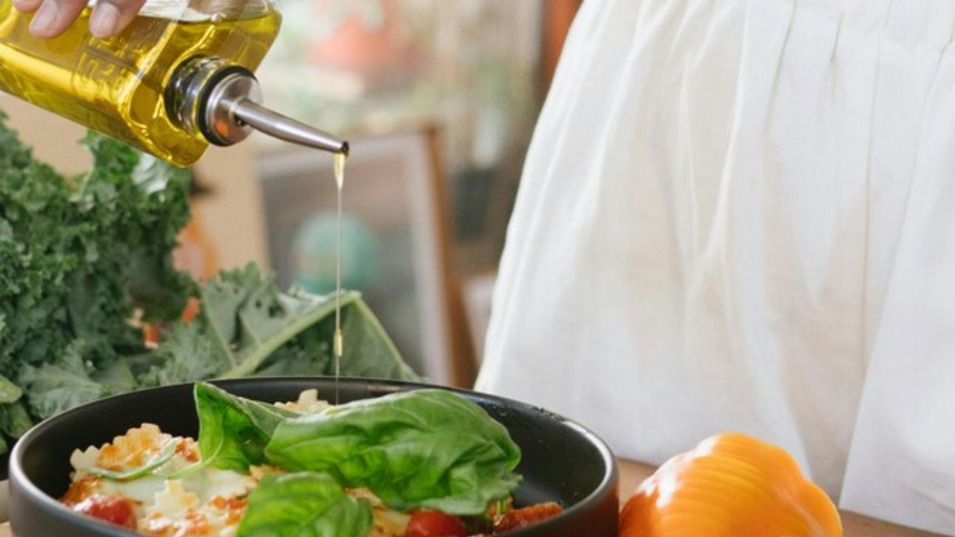 কম তেলে রান্না করতে পারেন যেভাবে