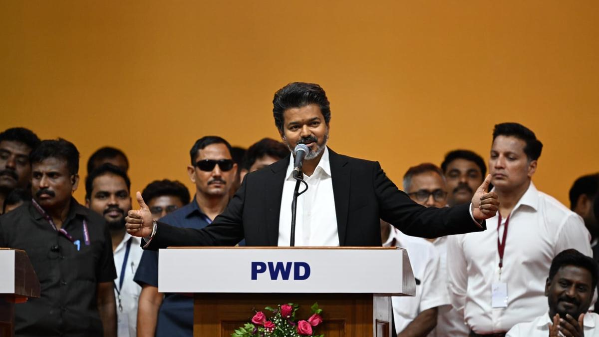 শপথ নিয়েই বিজয়ের চমক: বিনামূল্যে ২০০ ইউনিট বিদ্যুৎ