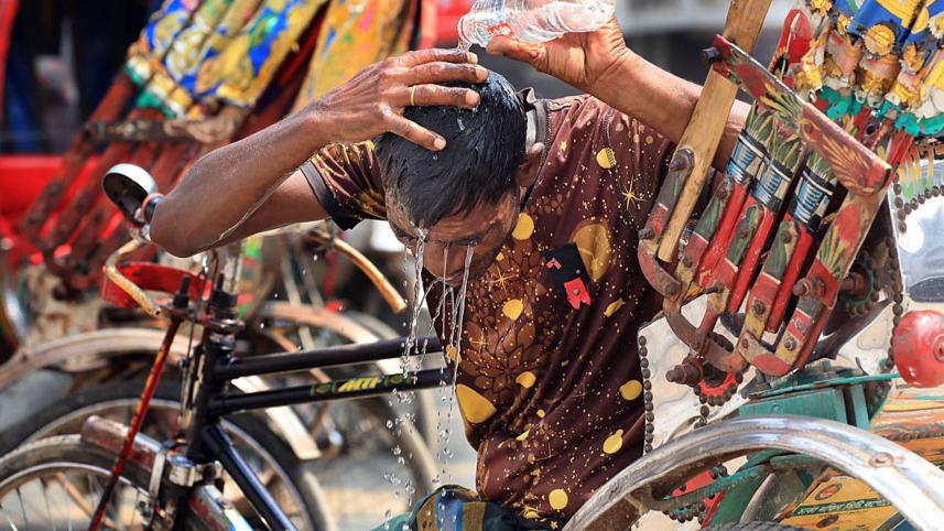 গরমে ঢাকায় আমরা যেভাবে বেঁচে আছি