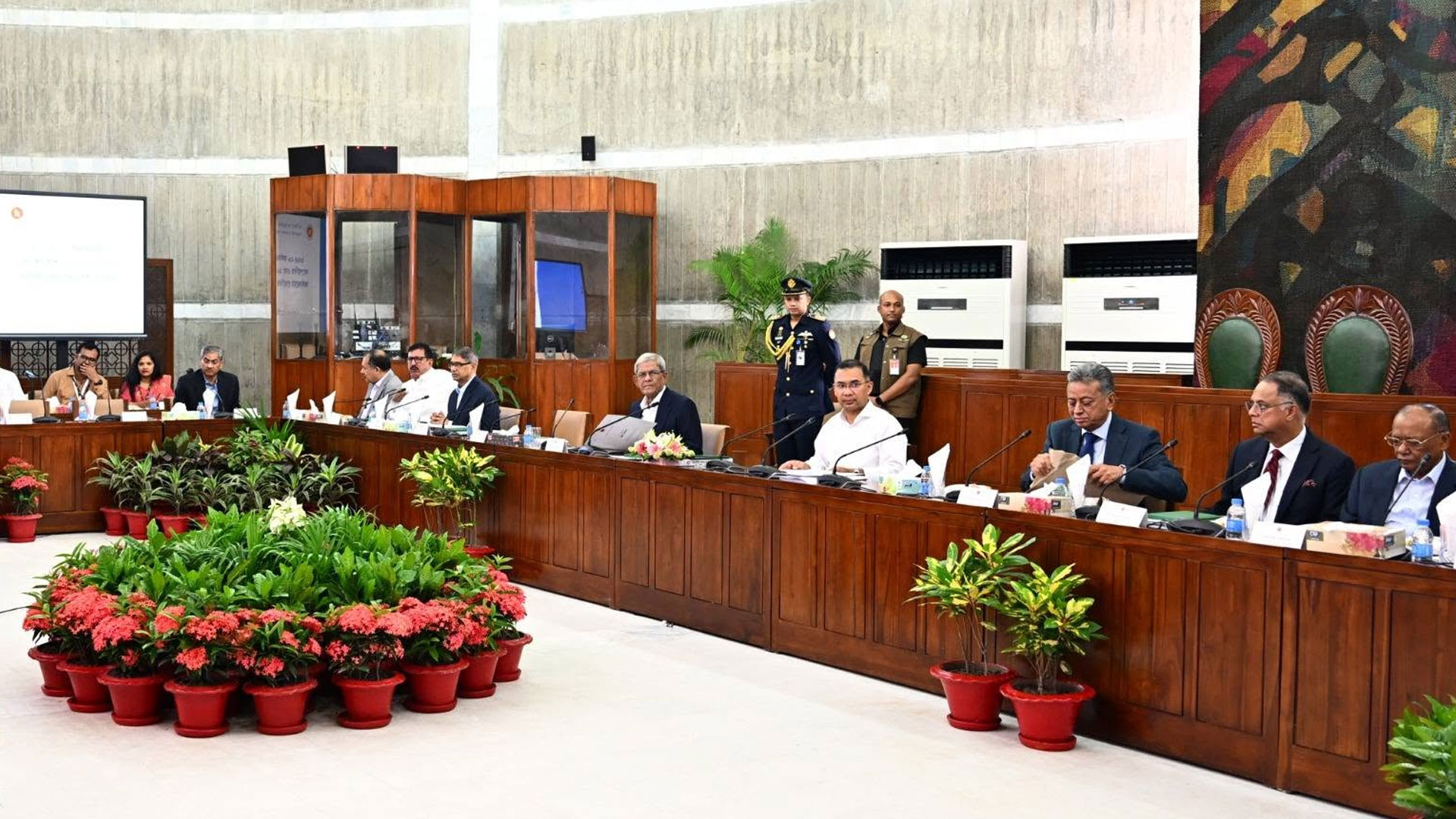 ৯ লাখ ৩৮ হাজার কোটি টাকার প্রস্তাবিত বাজেট মন্ত্রিসভায় অনুমোদন