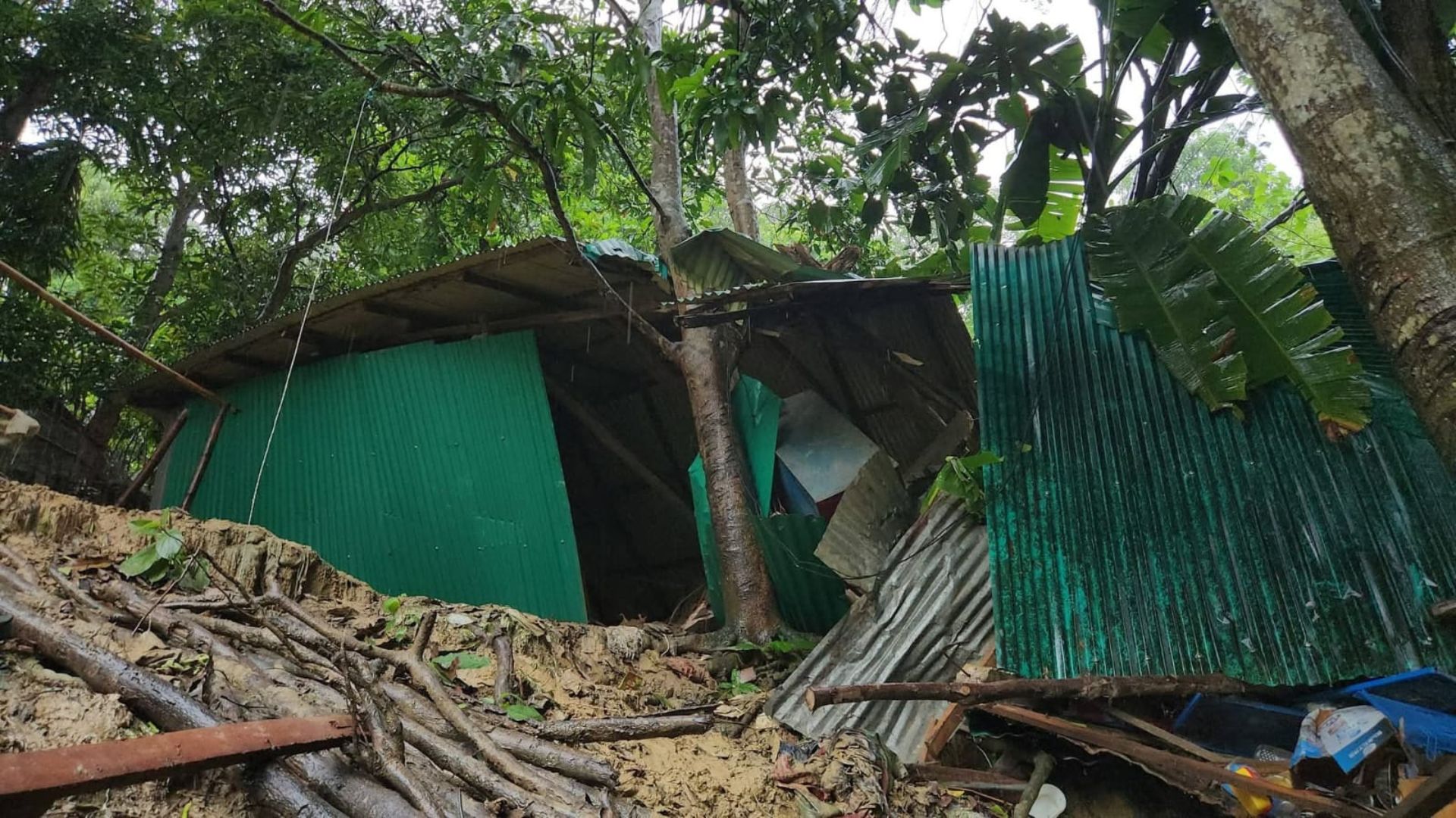 কক্সবাজারে পাহাড়-দেয়াল ধস ও পানিতে ডুবে ৩ জনের মৃত্যু, ২ দিনে প্রাণহানি ১৩