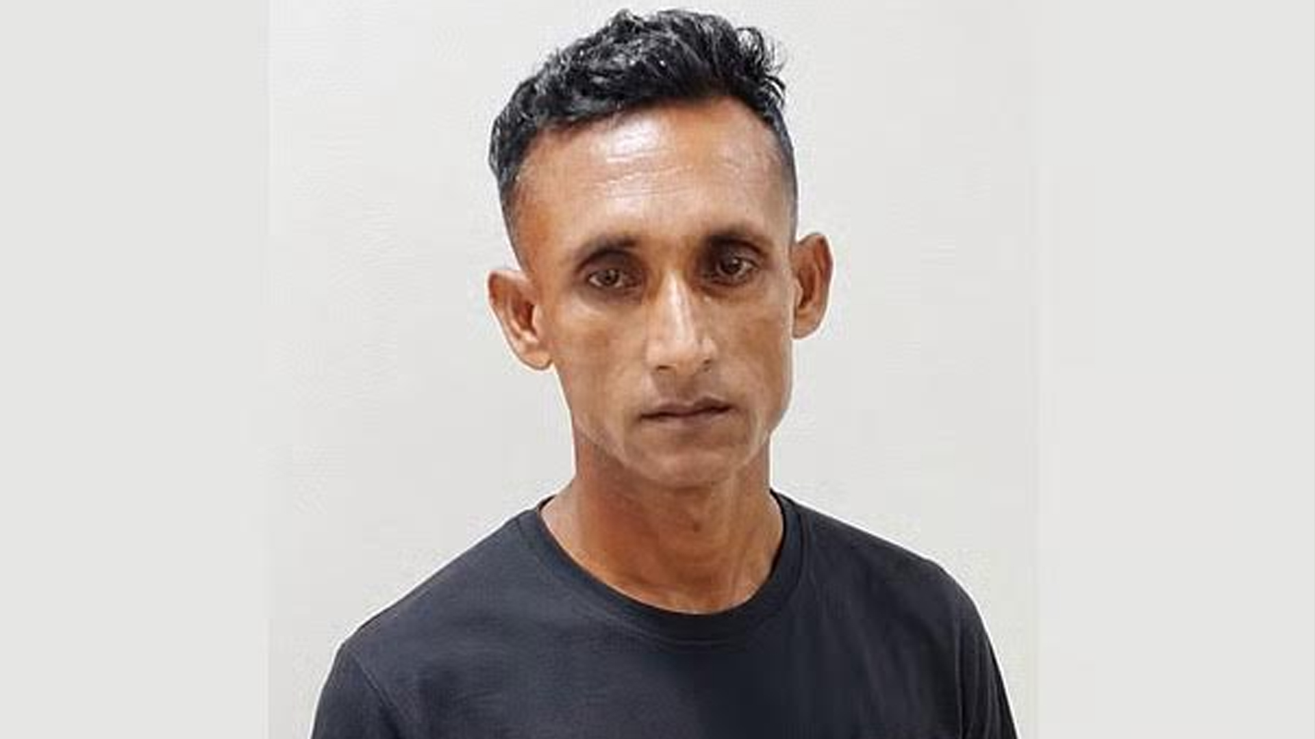মৃত্যুদণ্ডপ্রাপ্ত আসামি পলাতক, কারাগারে নির্দোষ দিনমজুর