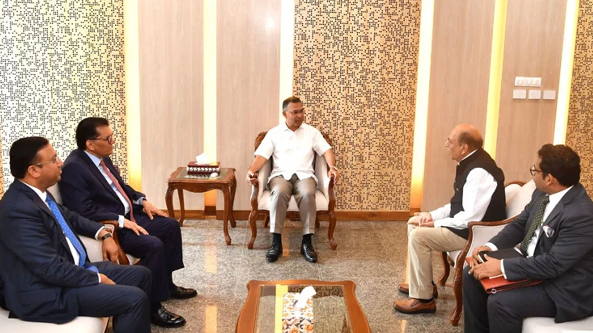 তারেকের দিকে ঝুঁকছে ভারত, হাসিনার ব্যাপারে শীতলতা?