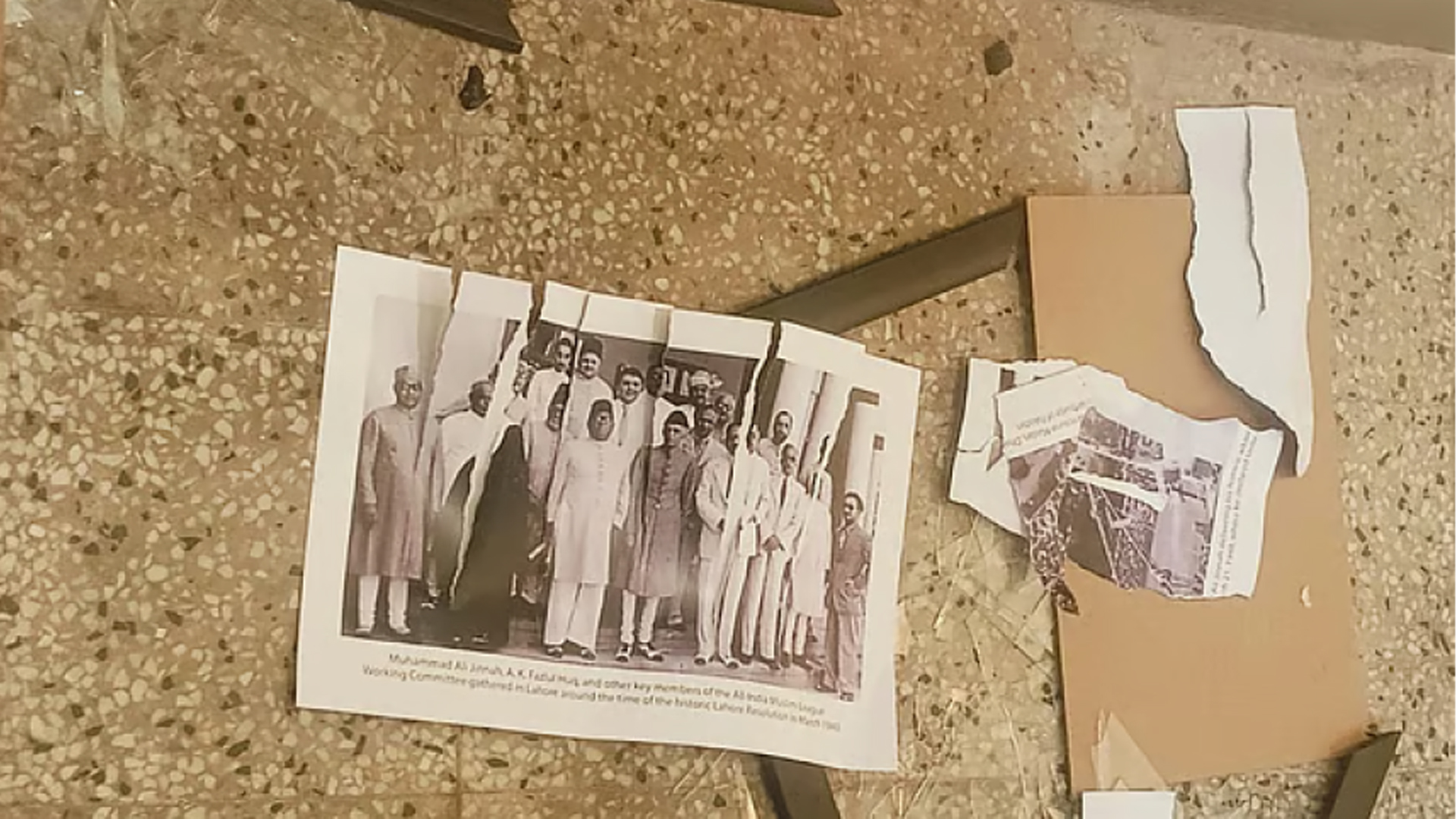 ডাকসু সংগ্রহশালার জিন্নাহর ছবি ছিঁড়ে ফেলা হয়েছে, টাঙানো হলো গোলাম আযমকে জুতাপেটার ছবি