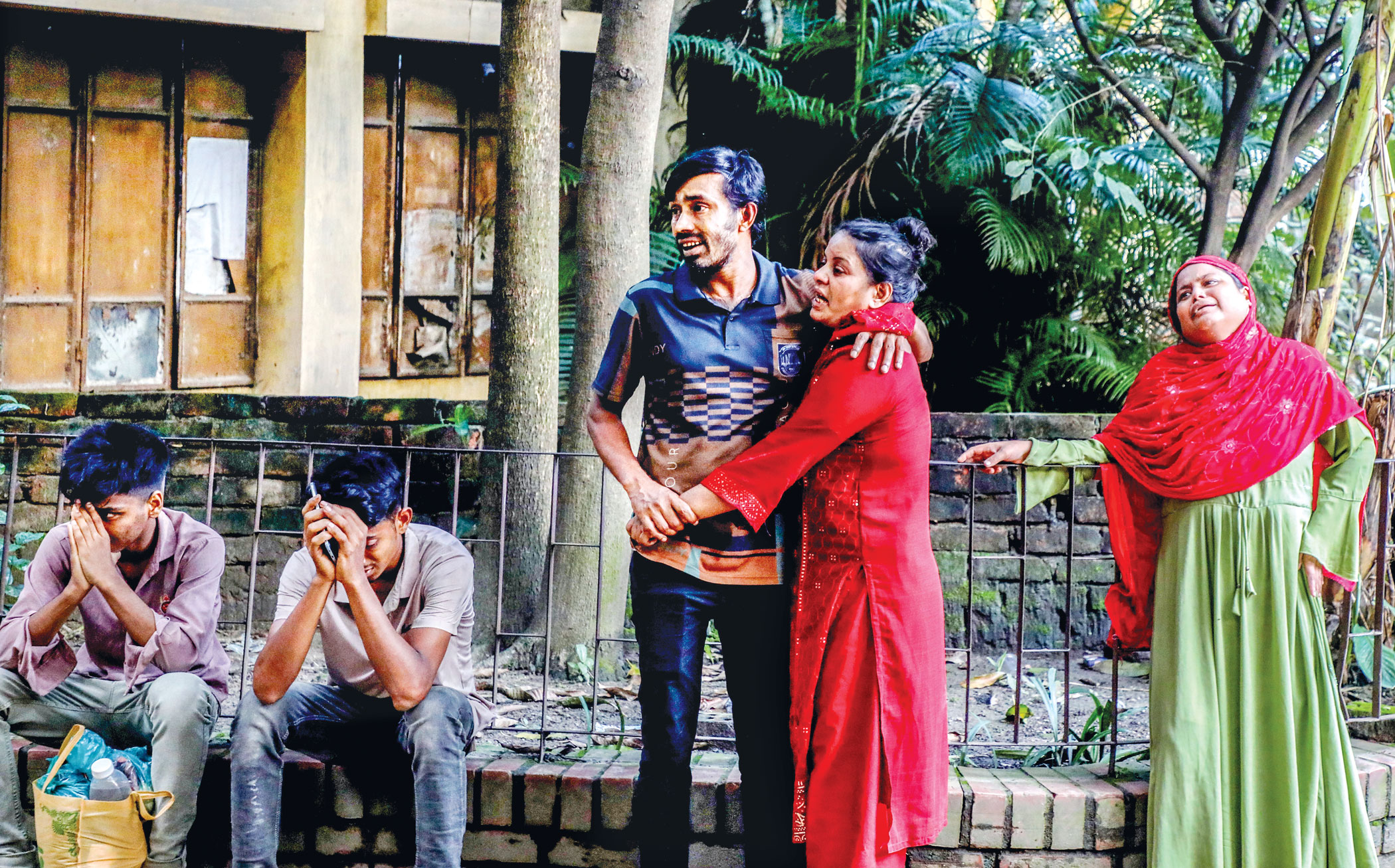 আশুলিয়ায় বিস্ফোরণ: সিএনজি সিলিন্ডারে অবৈধভাবে পরিবহন করা হচ্ছিল গ্যাস