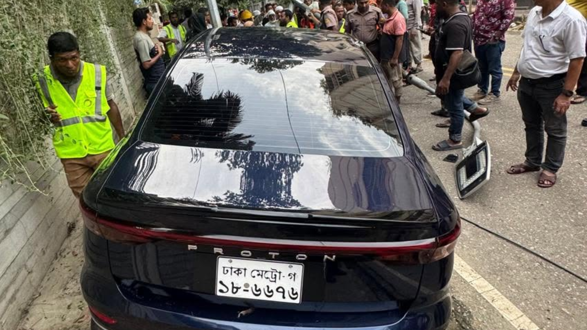 বারিধারায় গাড়িচাপা: গতকাল আটক সেই কিশোরের নাম নেই মামলায়