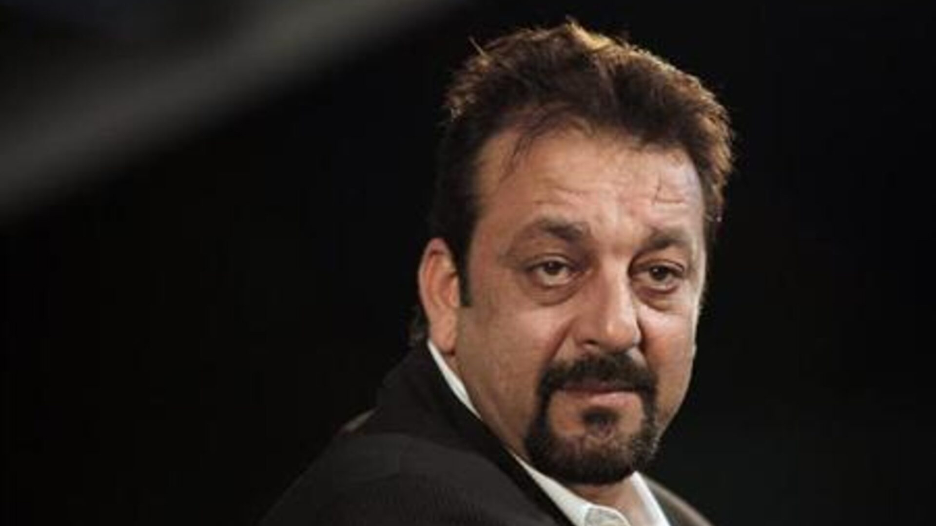 ‘ভারতে শান্তি নেই’ মন্তব্যে বিতর্ক, সঞ্জয় দত্ত বললেন ‘ব্যক্তিগত মত নয়, স্ক্রিপ্টের অংশ’