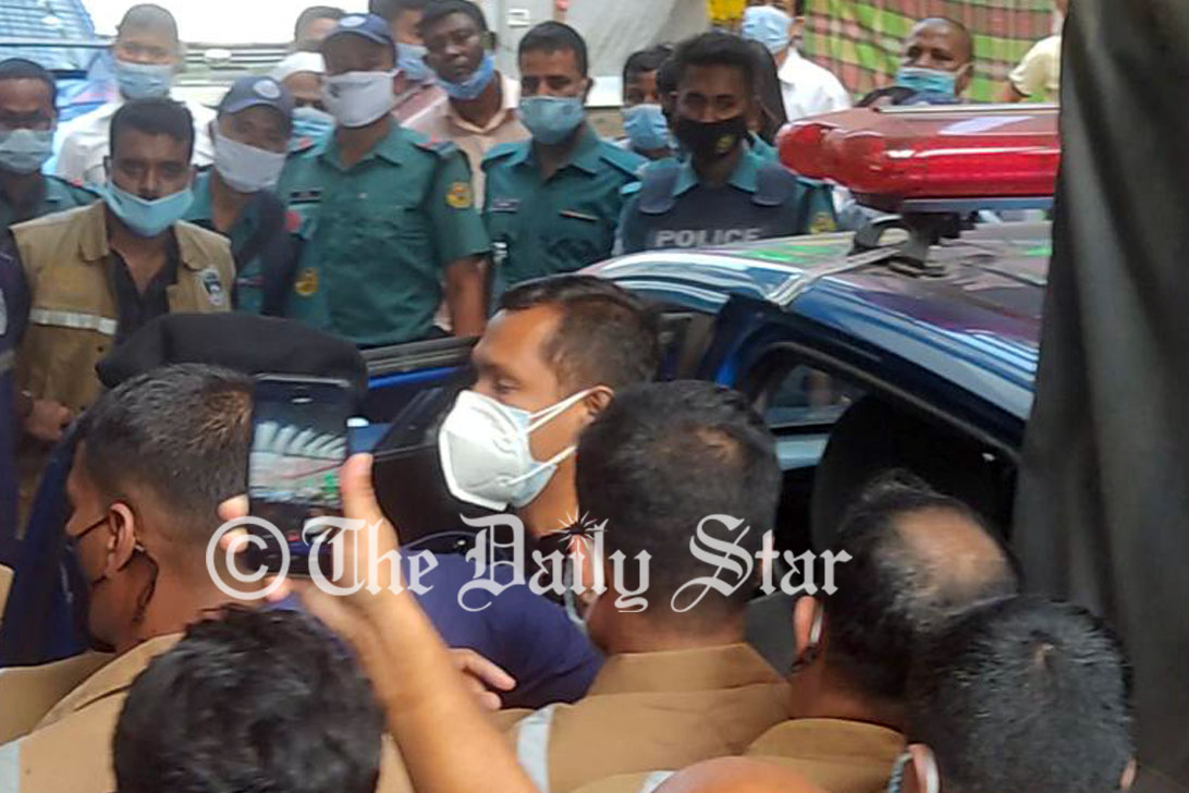 মিতু হত্যা: শ্বশুরের করা মামলায় বাবুল আক্তার আদালতে