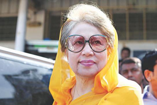 খালেদা জিয়ার বিদেশে যাওয়ার সুযোগ নেই: আইনমন্ত্রী