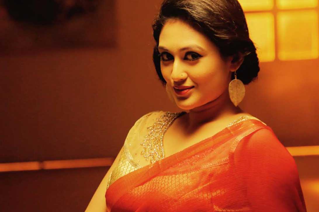 ক্যামেরাকে খুব মিস করি: কুসুম সিকদার