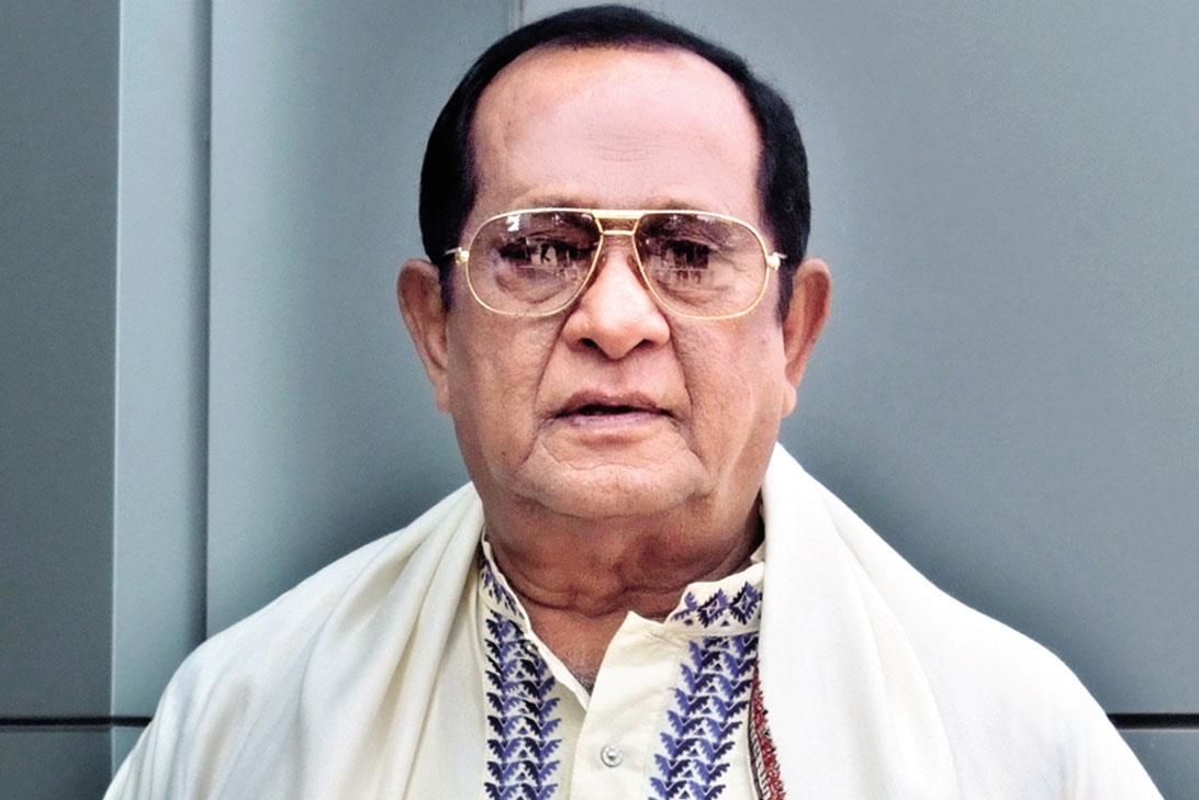 নায়ক রাজ রাজ্জাক সাড়ে ছয় দশকের জনপ্রিয় অভিনেতা