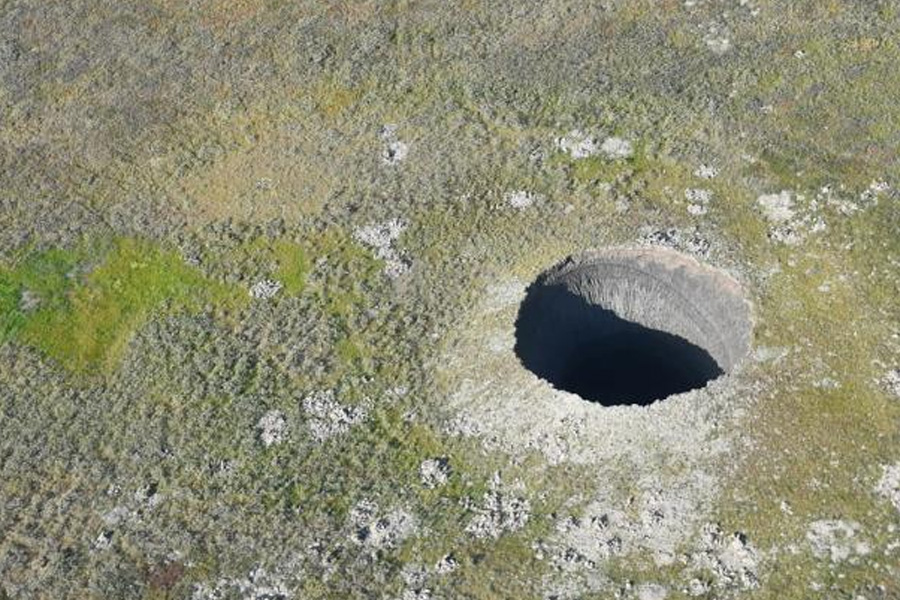 সাইবেরিয়ার তুন্দ্রায় রহস্যময় গভীর খাদের সন্ধান