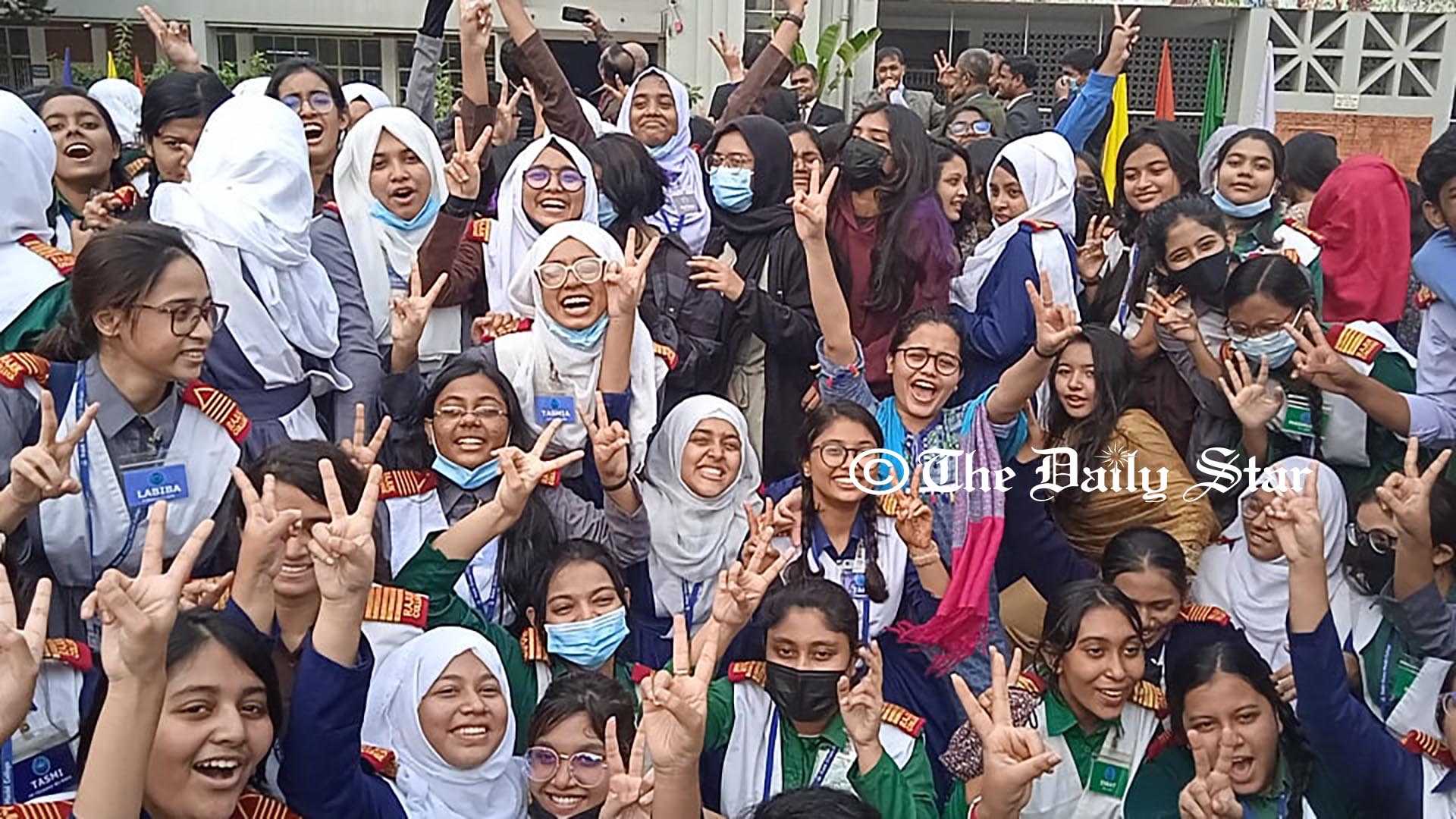 এসএসসি ও সমমানের ফল: জিপিএ-৫ ও পাসের হারে এগিয়ে মেয়েরা