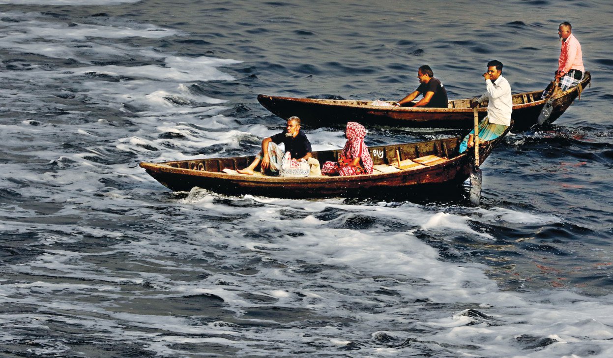 ধুকছে বুড়িগঙ্গা, আরও করুণ অবস্থায় ধলেশ্বরী