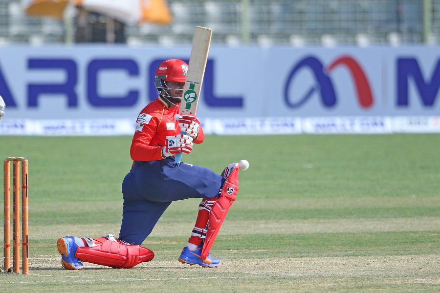 আম্পায়ারের সিদ্ধান্তে সাকিবের অসন্তোষ