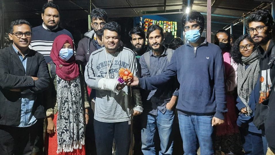 ৭৫ স্প্লিন্টার শরীরে নিয়ে শাবিপ্রবিতে ফিরলেন সজল কুন্ডু