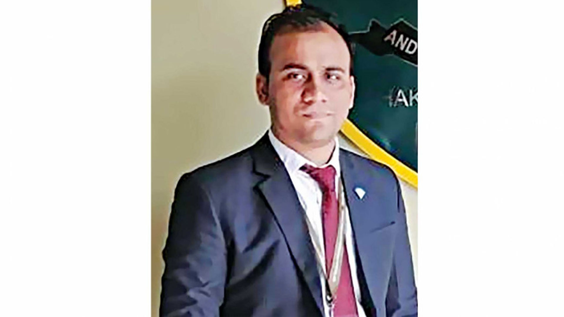 অপসারণের আদেশ প্রত্যাহার করে চাকরিতে পুনর্বহালে দুদকে শরীফের আবেদন