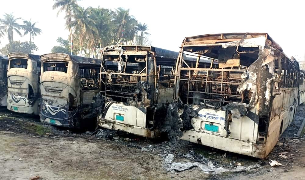 বরকত-রুবেলের ১২ বাসে আগুন