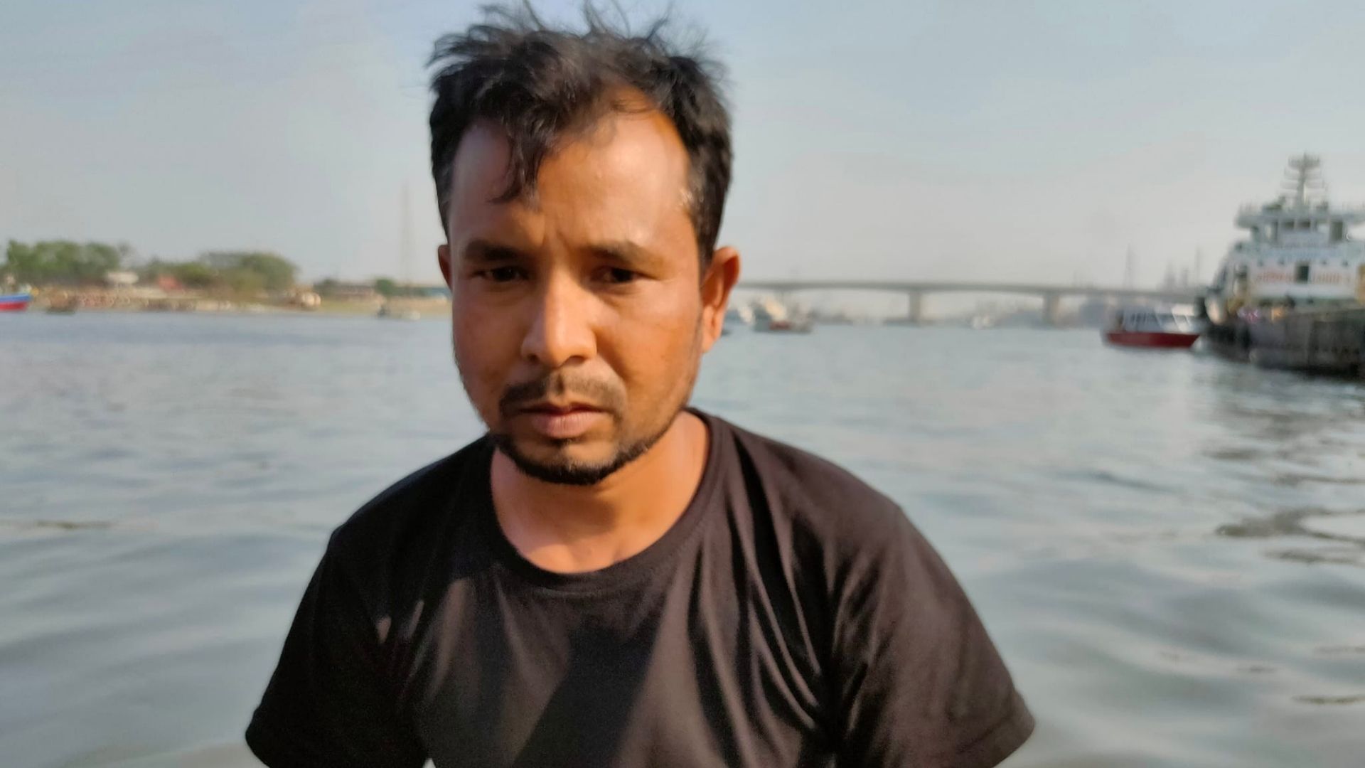 ‘২-৩ হাত দূরে ছিল কার্গো, কিছুই হবে না বলে যাত্রীদের ধমক দেন চালক’