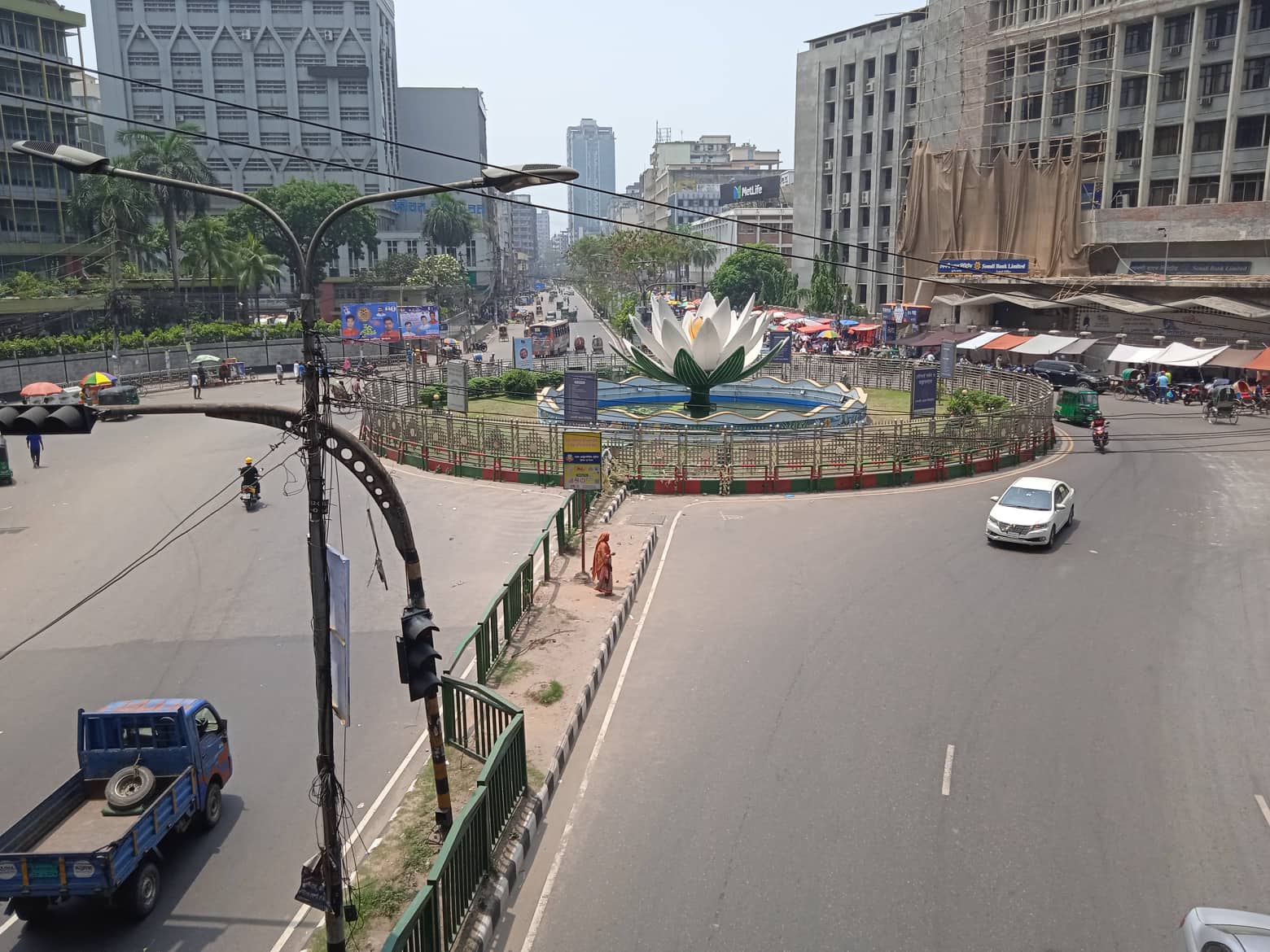 ৪ দিনে ঢাকা ছেড়েছেন ৭৩ লাখ মোবাইল সিম ব্যবহারকারী