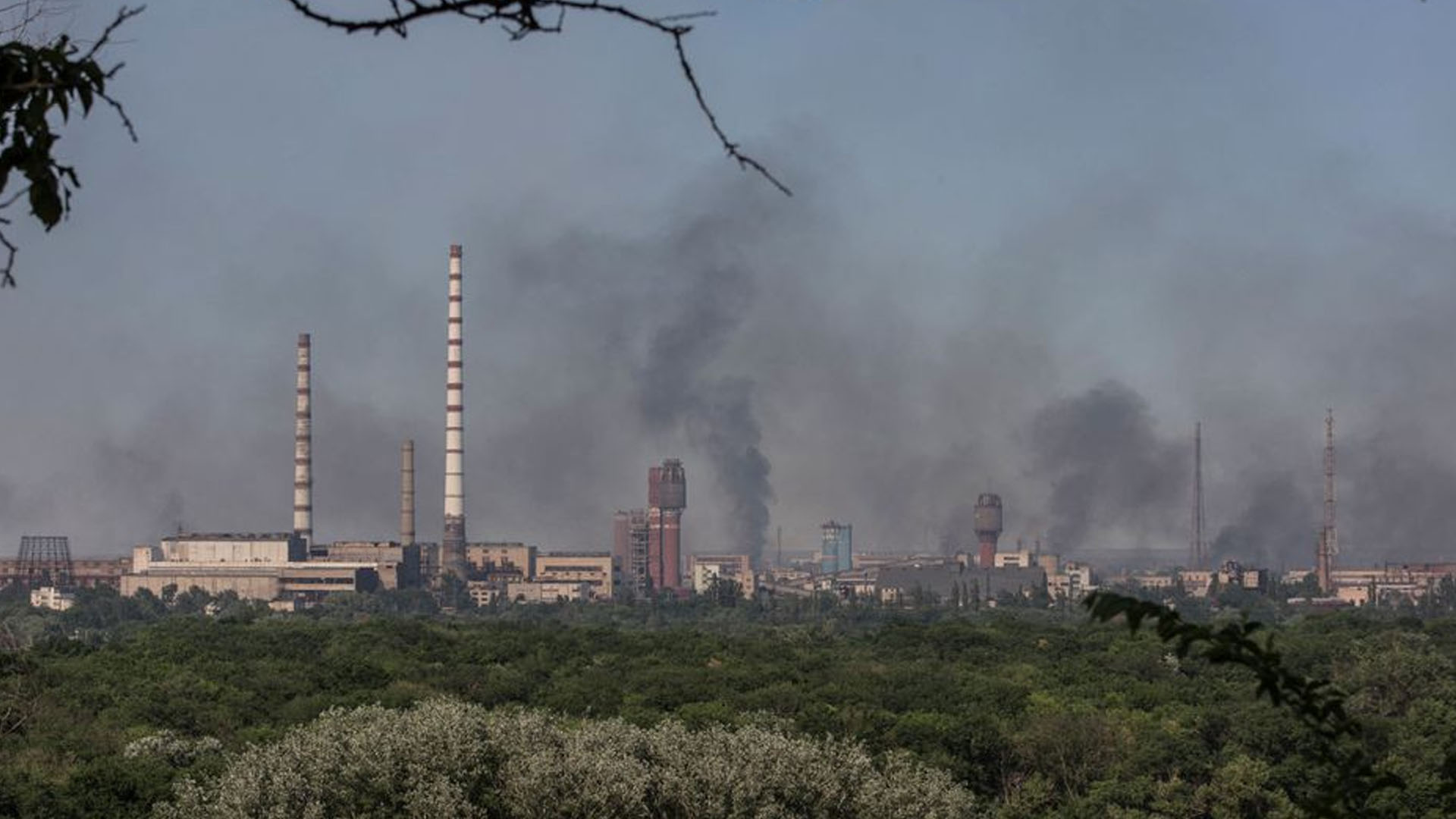 পশ্চিম ইউক্রেনের অস্ত্র ডিপোতে রুশ ক্ষেপণাস্ত্র হামলা
