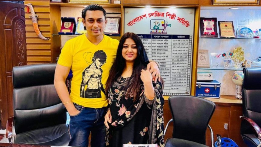 আমি জায়েদকে অনেক স্নেহ করি, ও আমাকে যথেষ্ট সম্মান করে: মৌসুমী