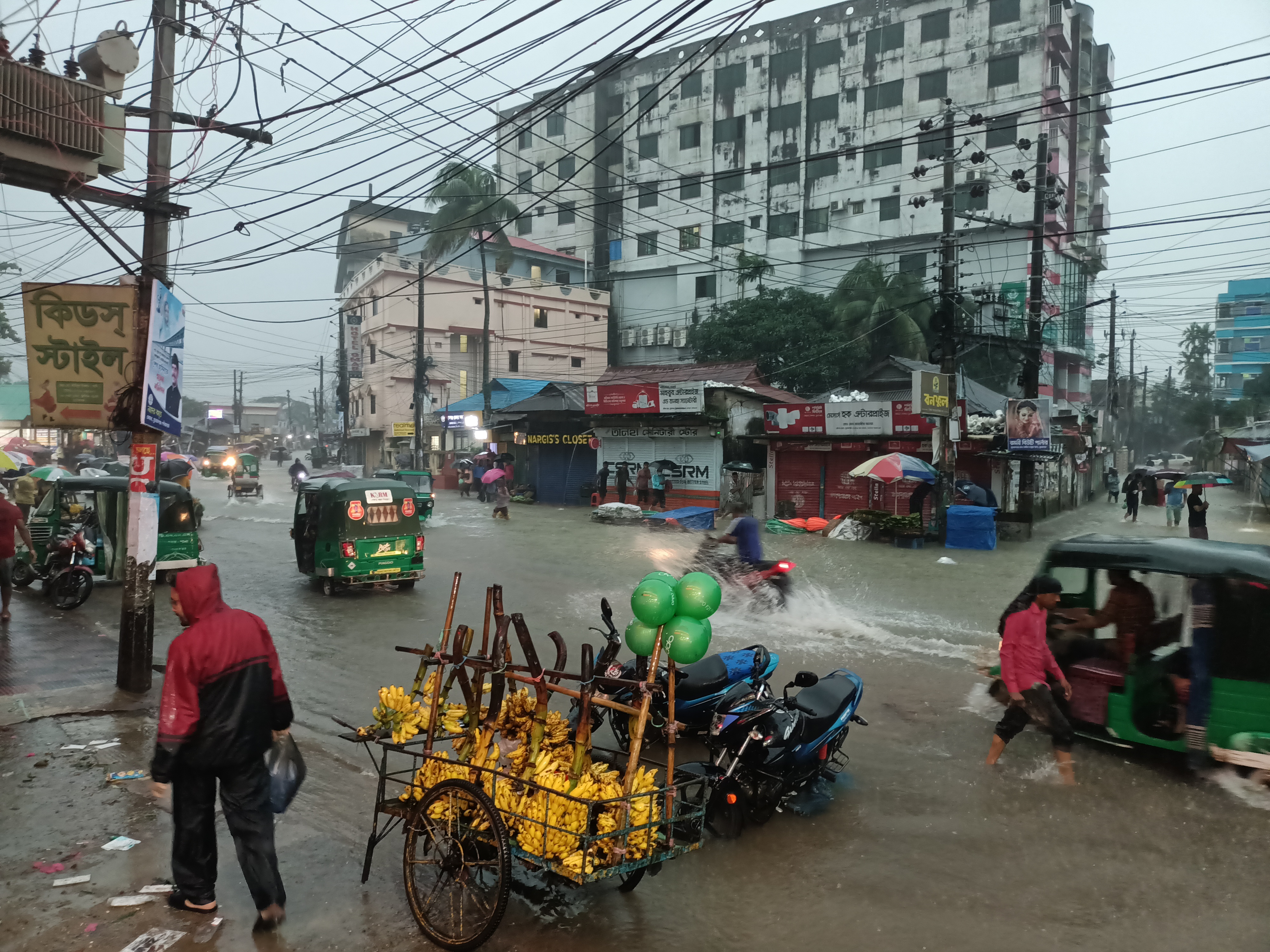সিলেটে বন্যা নিয়ন্ত্রণে সেনাবাহিনী মোতায়েন