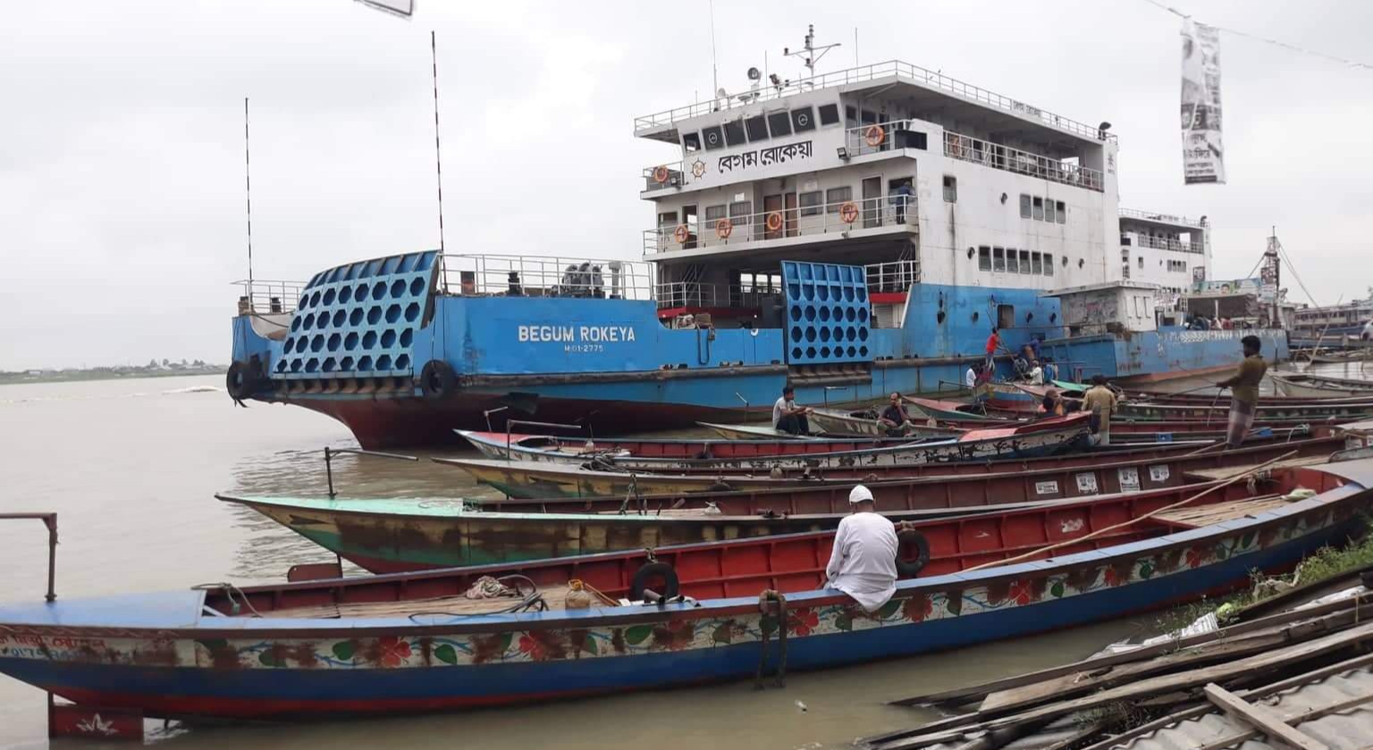 পদ্মায় ২ ফেরির মুখোমুখি সংঘর্ষ: নিহত ১, নিখোঁজ ১, আহত ১০