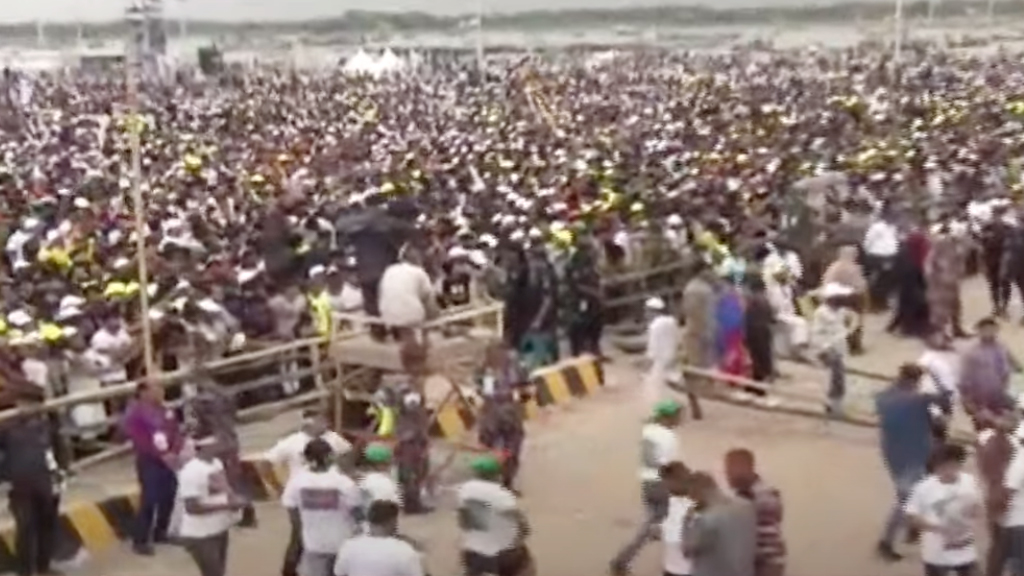 লোকে লোকারণ্য, জাজিরা প্রান্তে ৮ কিলোমিটার গাড়ির সারি