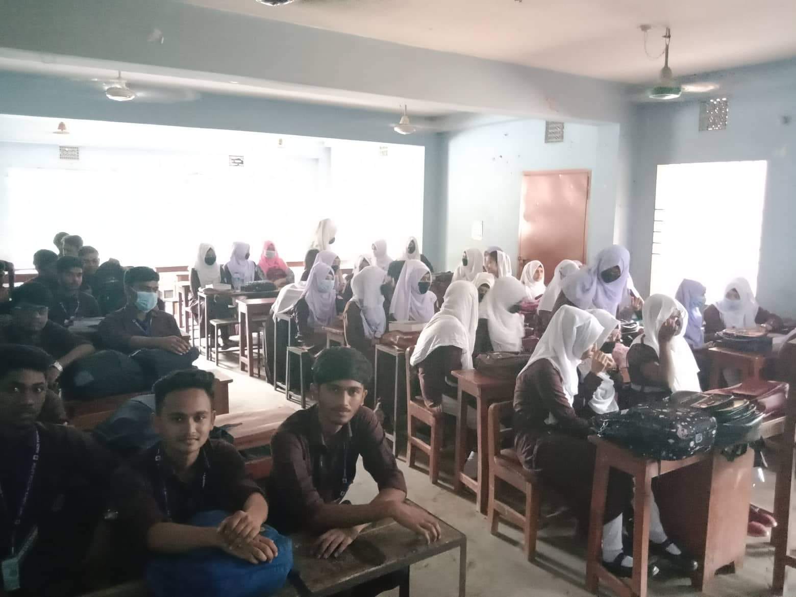 শিক্ষক হত্যা: আশুলিয়ার সেই শিক্ষাপ্রতিষ্ঠানে ক্লাস শুরু