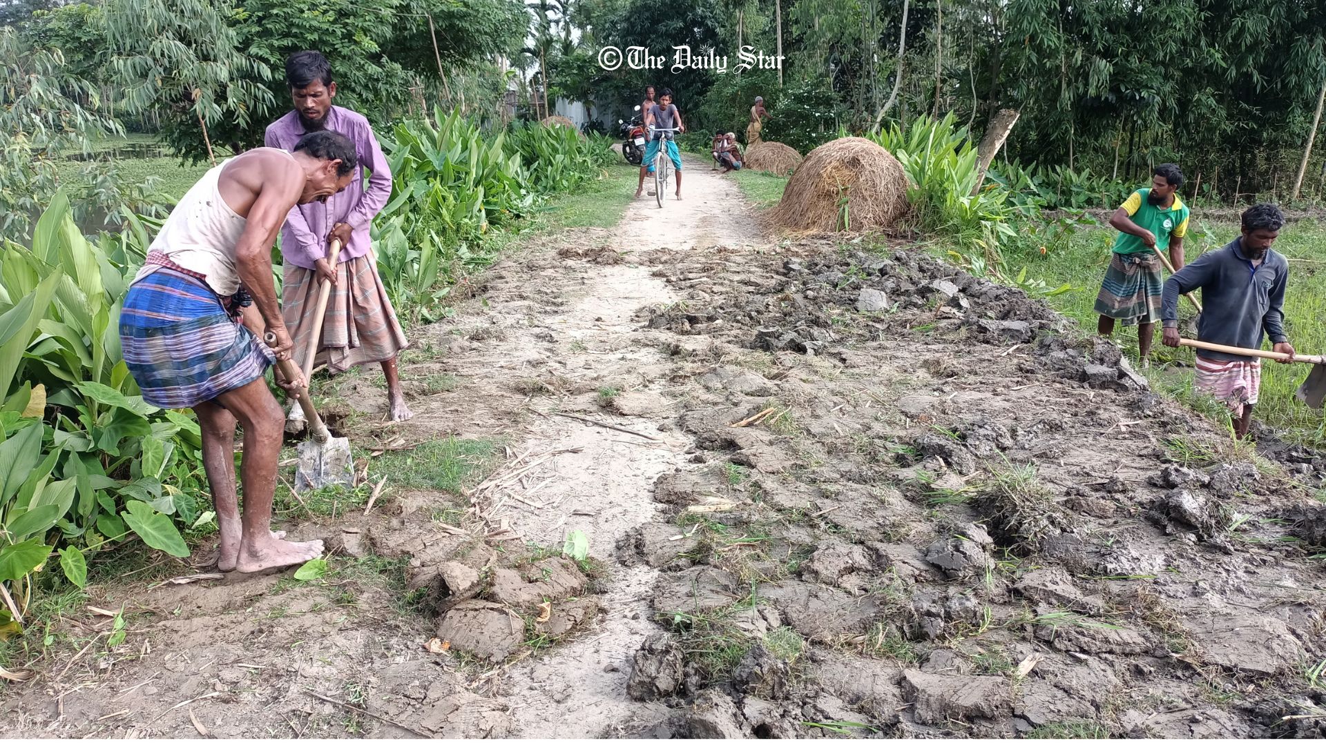 উন্নয়ন প্রকল্পে কাজ না করেই বরাদ্দের টাকা তোলার অভিযোগ