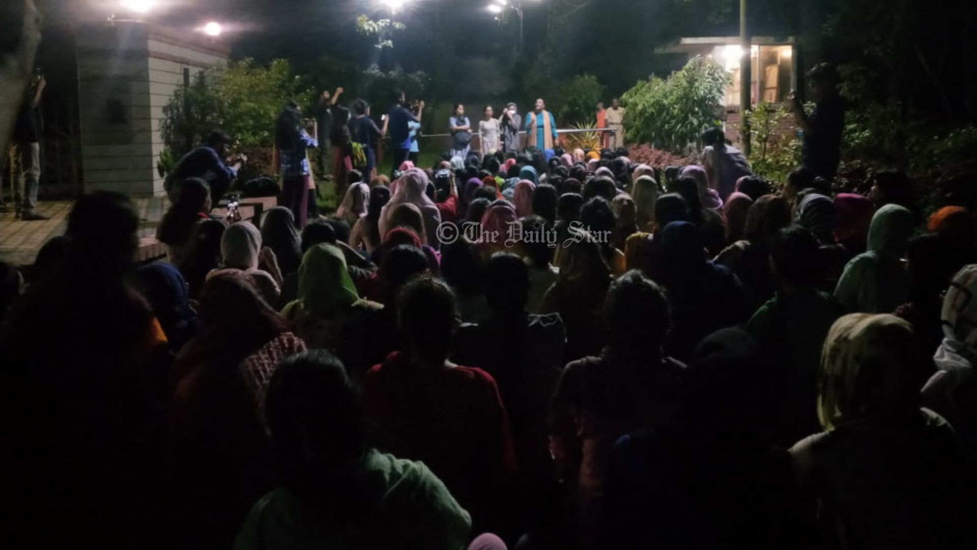 যৌন নিপীড়ন: শিক্ষার্থীকে লিখিত দিতে বাধা, অভিযোগ চবি ছাত্রলীগ সভাপতির বিরুদ্ধে