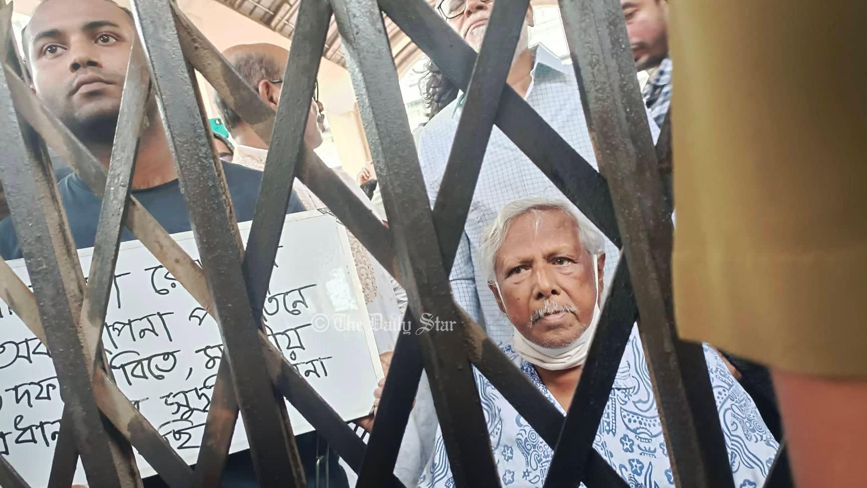 টাকা পরিশোধ না করায় টিকিট পাইনি, এটা মিথ্যা, গুজব: মহিউদ্দিন রনি