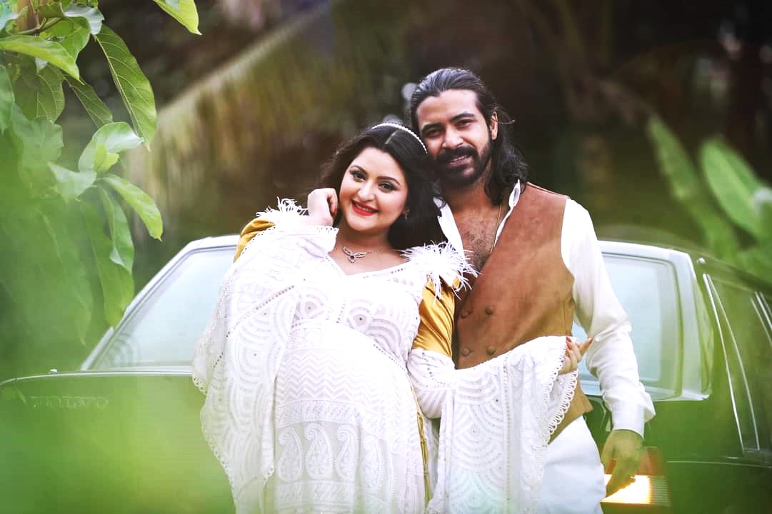 মা-বাবা হওয়ার আগ মুহূর্তের রাজ-পরী