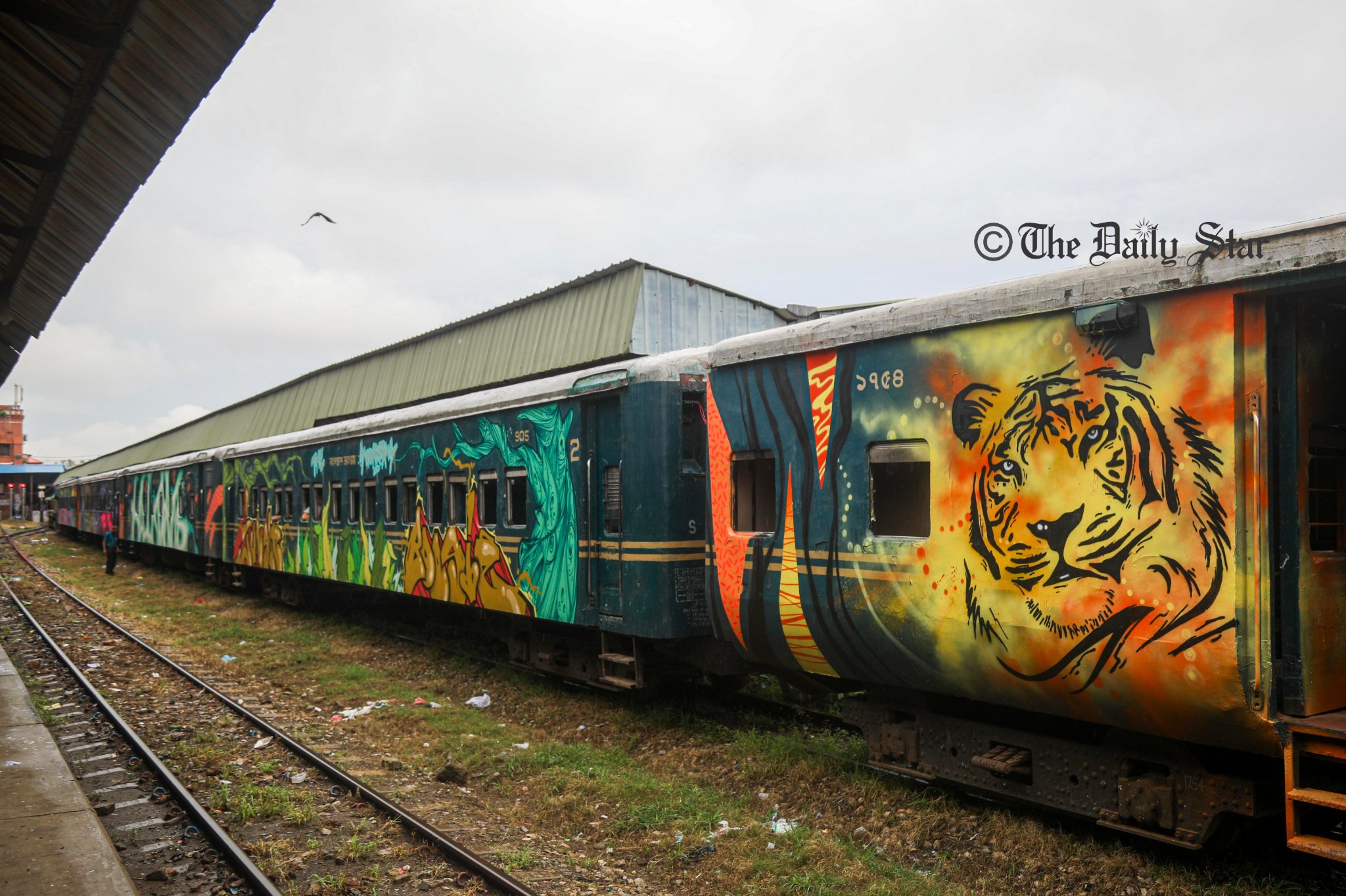 চবি শাটল ট্রেনের লোকোমাস্টার-সহকারী-গার্ড ‘অপহৃত’