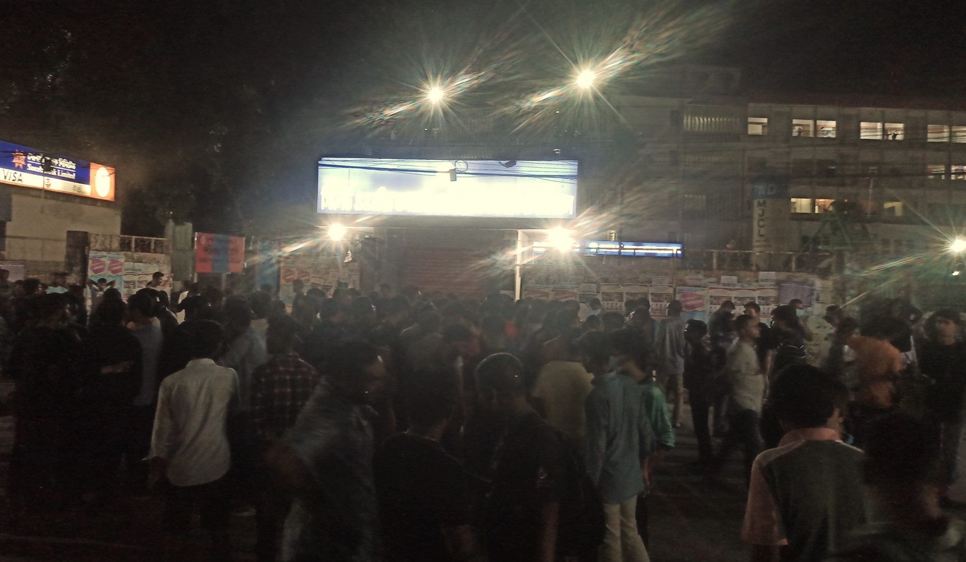 দুর্বৃত্তের হামলায় ওসমানী মেডিকেলের ২ শিক্ষার্থী আহত, বিচার দাবিতে সড়ক অবরোধ