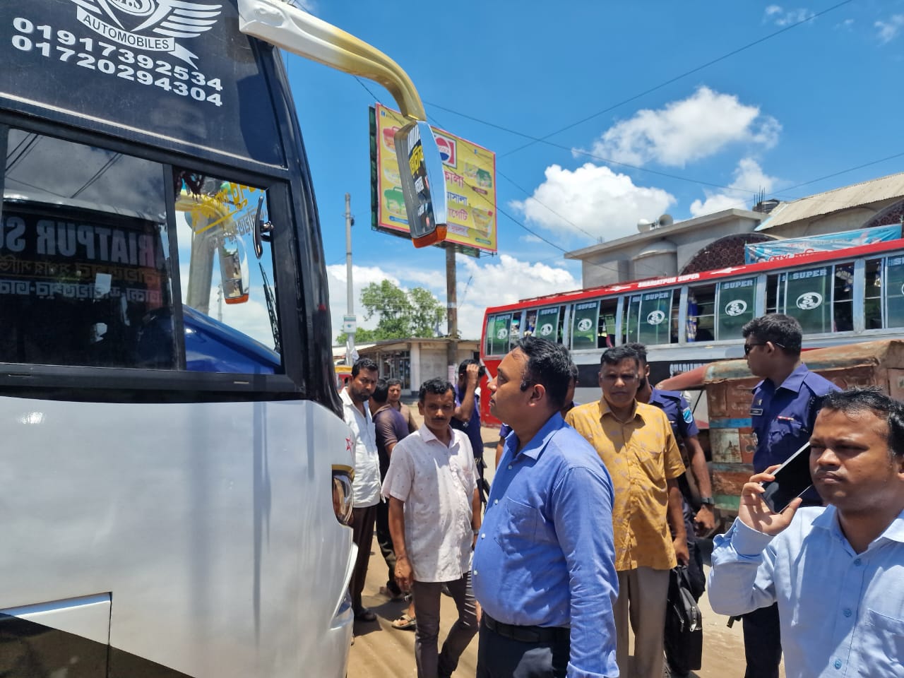 ৫২ সিটের বাসকে ৪০ সিটের দেখিয়ে অতিরিক্ত ভাড়া আদায়