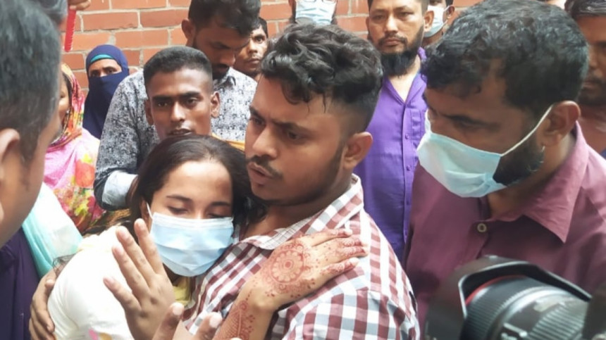 ‘মা আমার হাতের ওপর মারা গেছেন, বাঁচাতে পারলাম না’