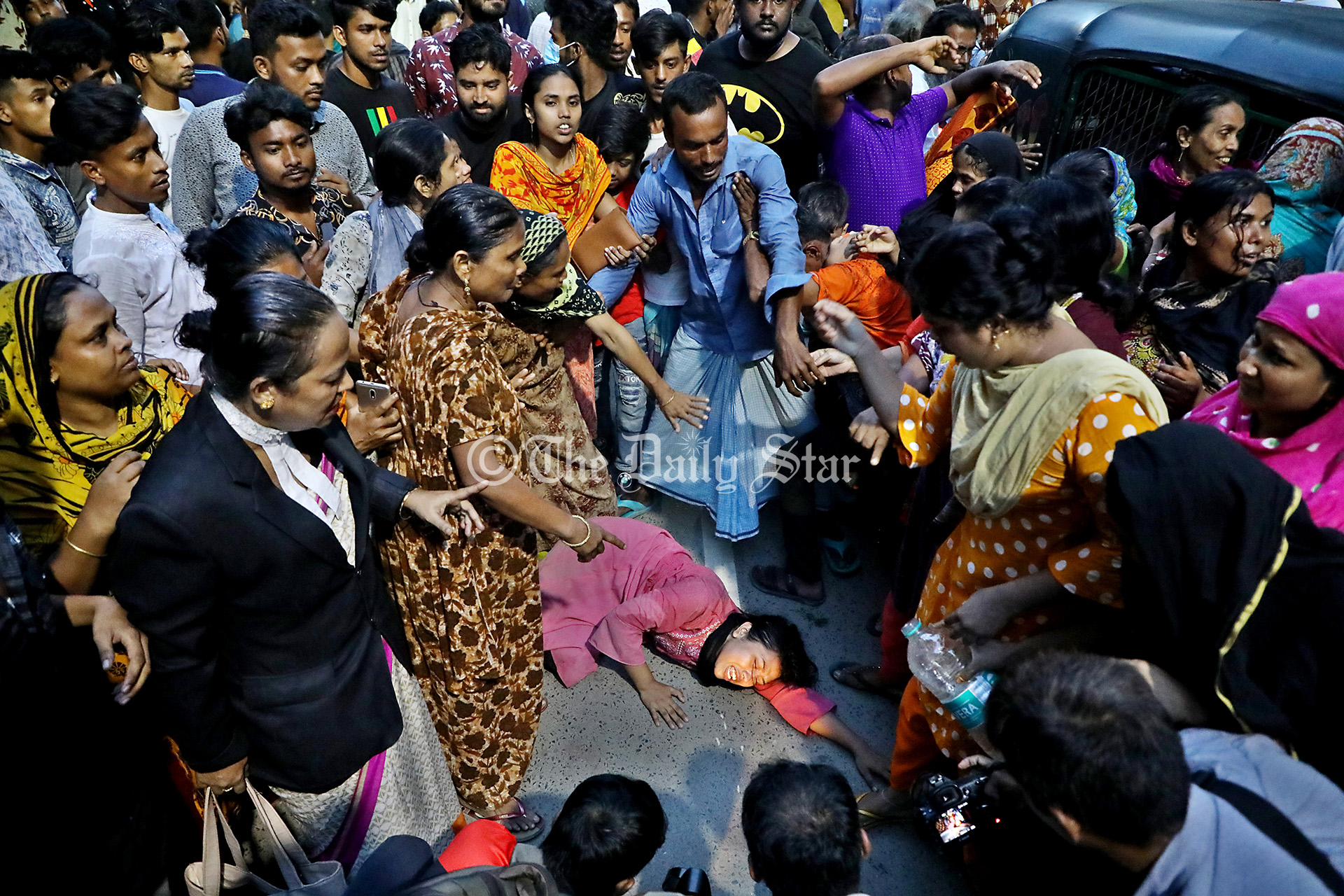 পুলিশের বিরুদ্ধে মামলা না করে মরদেহ নেবে না সুমনের পরিবার