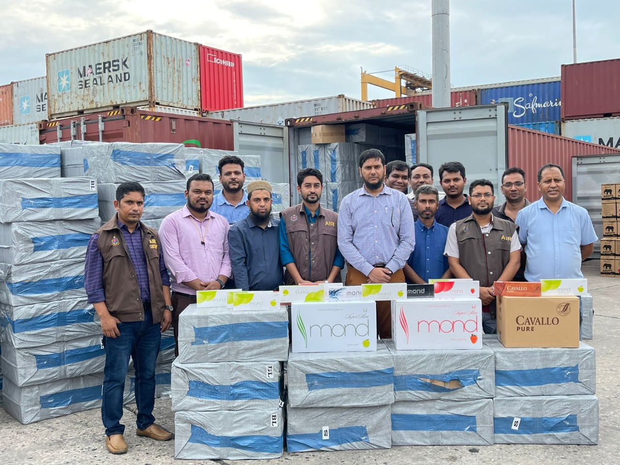 টেক্সটাইল পণ্যের ঘোষণায় সিগারেট, ৭ কোটি টাকা রাজস্ব ফাঁকির চেষ্টা