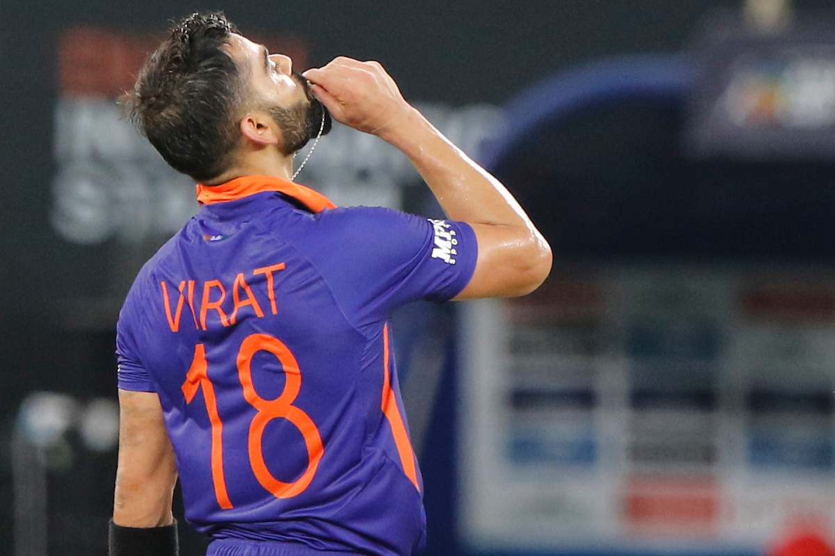 বিস্ফোরক সেঞ্চুরি দিয়ে দীর্ঘ খরা কাটালেন কোহলি