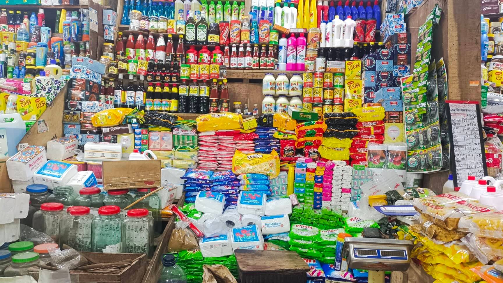 &nbsp;‘জিনিসপত্রের দাম বাড়ায় মেহমানদের এখন আর আপ্যায়ন করতে পারি না’