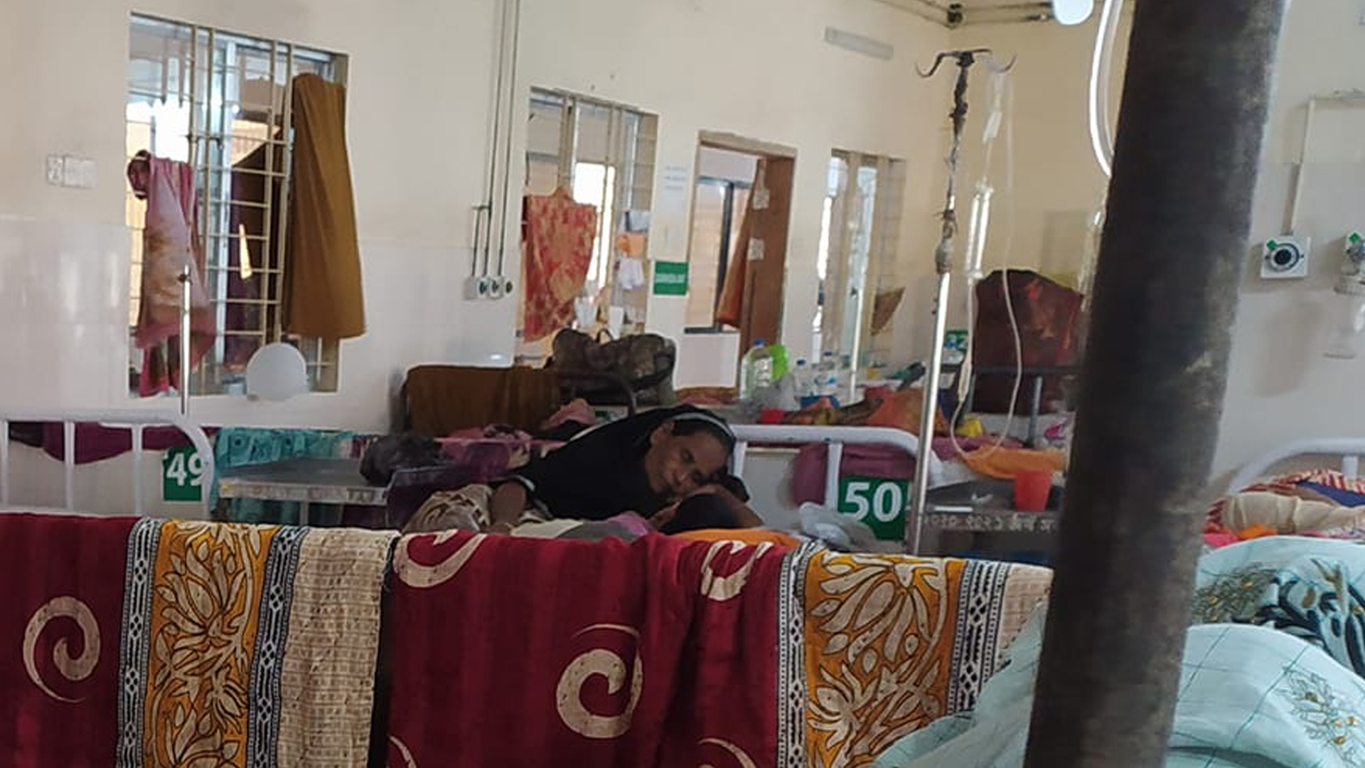 বিদ্যুৎ বিপর্যয়ে চট্টগ্রাম মেডিকেলে ভোগান্তি