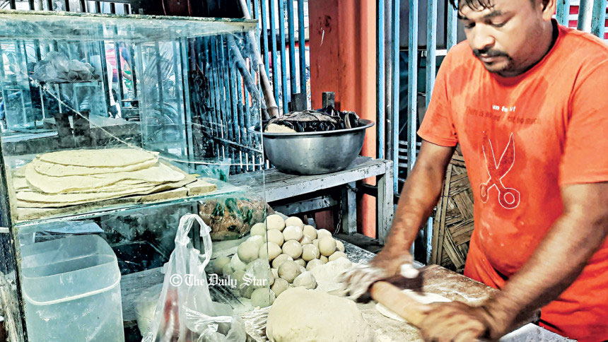 বছরের ব্যবধানে আটার দাম বেড়েছে ৬২ শতাংশ